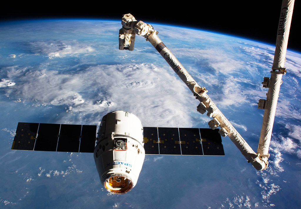 Dragon Spacecraft Prepared to Resupply International Space Station